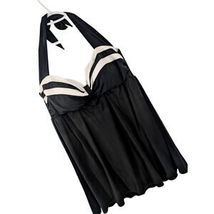CATALINA! BLACK AND WHITE ULTRA STRETCH, MOLDED BUST SKIRTED BATHING SUIT! SZ 3X